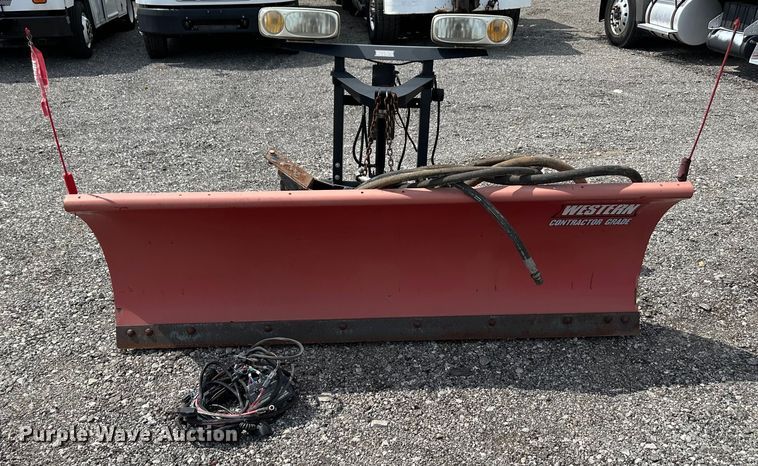 image for item LV9062 Western Pro Plus Ultra Finish snow plow