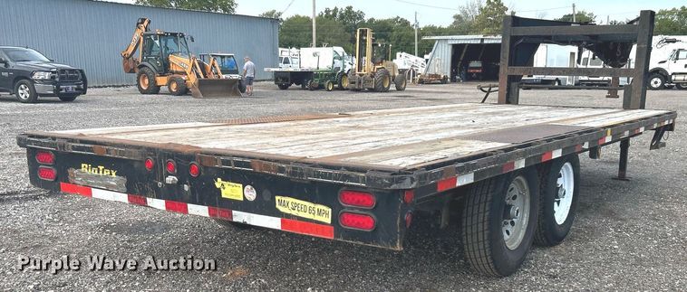 image for item LV9074 2013 Big Tex 14GN-20BK  equipment trailer