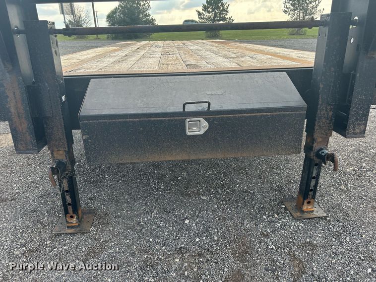 image for item LV9074 2013 Big Tex 14GN-20BK  equipment trailer