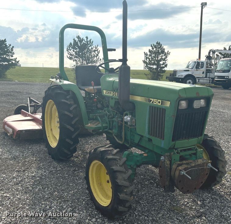 image for item LV9075 1985  John Deere 750  MFWD tractor