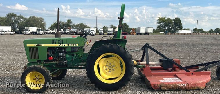 image for item LV9075 1985  John Deere 750  MFWD tractor