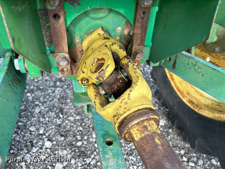 image for item LV9075 1985  John Deere 750  MFWD tractor