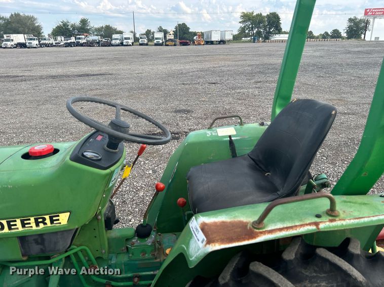 image for item LV9075 1985  John Deere 750  MFWD tractor
