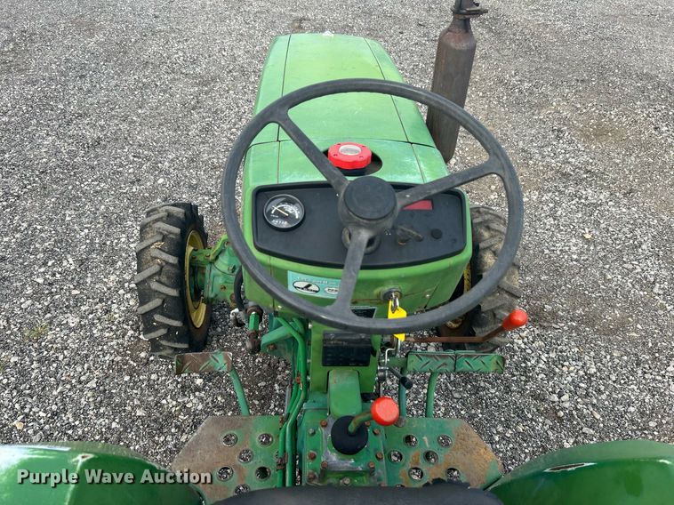image for item LV9075 1985  John Deere 750  MFWD tractor