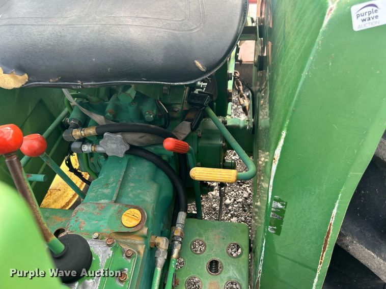 image for item LV9075 1985  John Deere 750  MFWD tractor