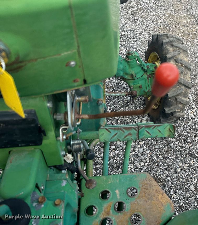 image for item LV9075 1985  John Deere 750  MFWD tractor