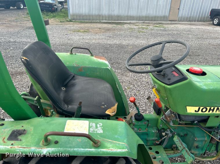 image for item LV9075 1985  John Deere 750  MFWD tractor