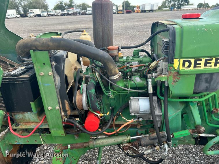 image for item LV9075 1985  John Deere 750  MFWD tractor