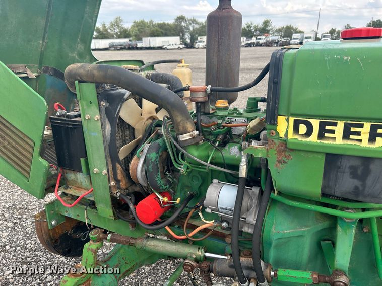image for item LV9075 1985  John Deere 750  MFWD tractor