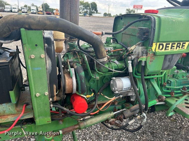 image for item LV9075 1985  John Deere 750  MFWD tractor