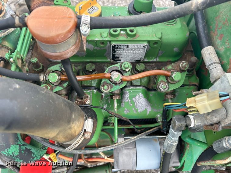 image for item LV9075 1985  John Deere 750  MFWD tractor