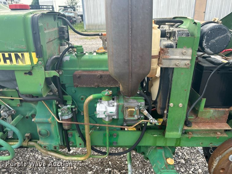 image for item LV9075 1985  John Deere 750  MFWD tractor