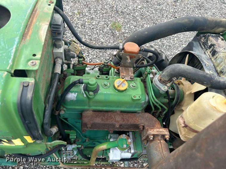 image for item LV9075 1985  John Deere 750  MFWD tractor