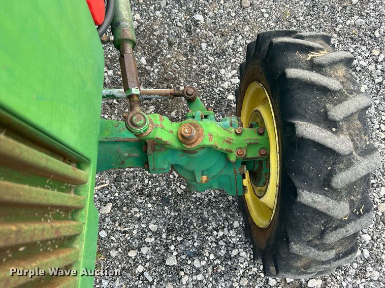 image for item LV9075 1985  John Deere 750  MFWD tractor