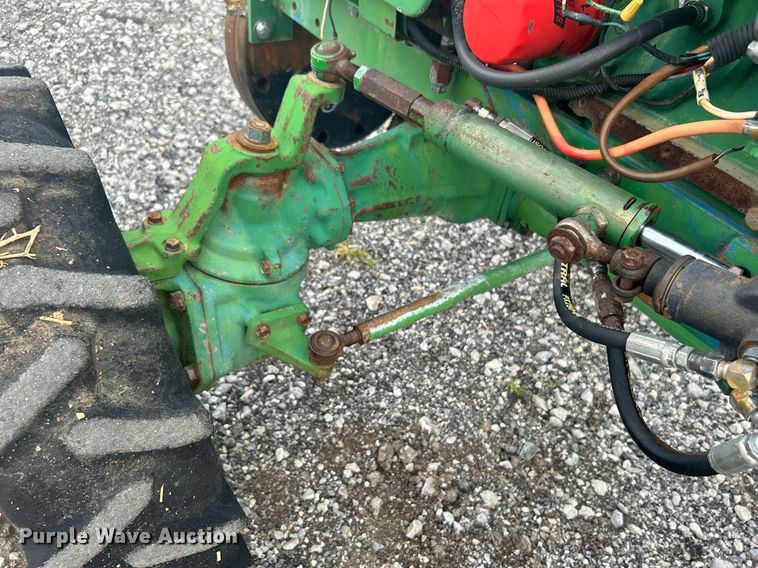 image for item LV9075 1985  John Deere 750  MFWD tractor