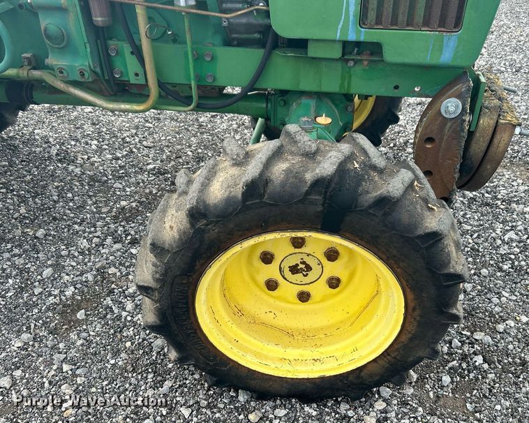 image for item LV9075 1985  John Deere 750  MFWD tractor
