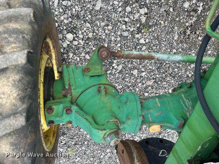 image for item LV9075 1985  John Deere 750  MFWD tractor