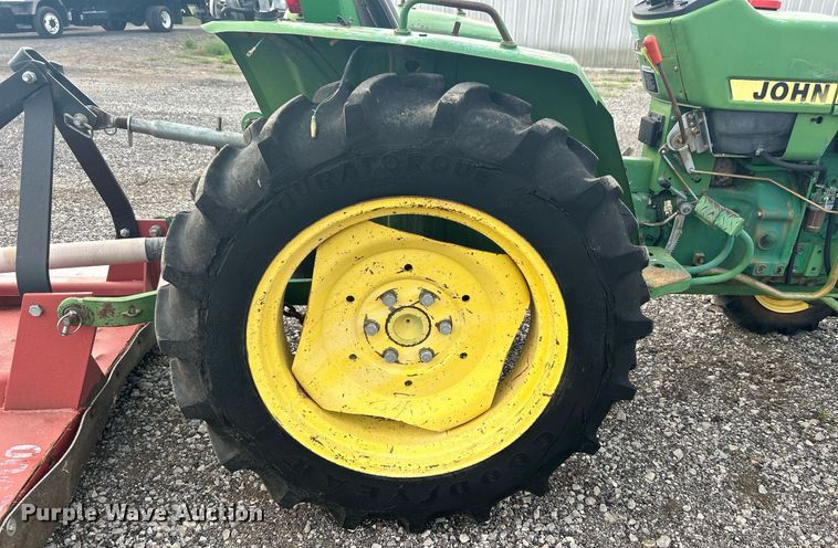 image for item LV9075 1985  John Deere 750  MFWD tractor