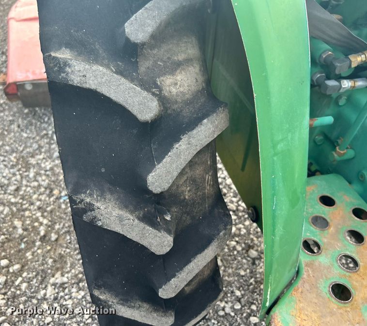 image for item LV9075 1985  John Deere 750  MFWD tractor