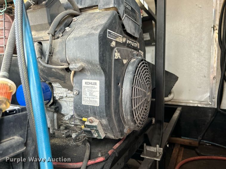 image for item LV9078 2015 C&W trailers 732VT7K2  enclosed cargo trailer