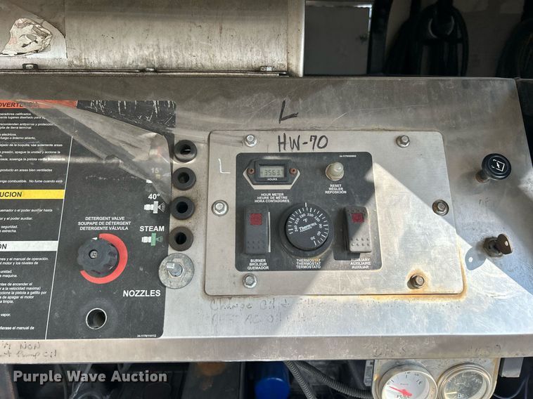 image for item LV9078 2015 C&W trailers 732VT7K2  enclosed cargo trailer