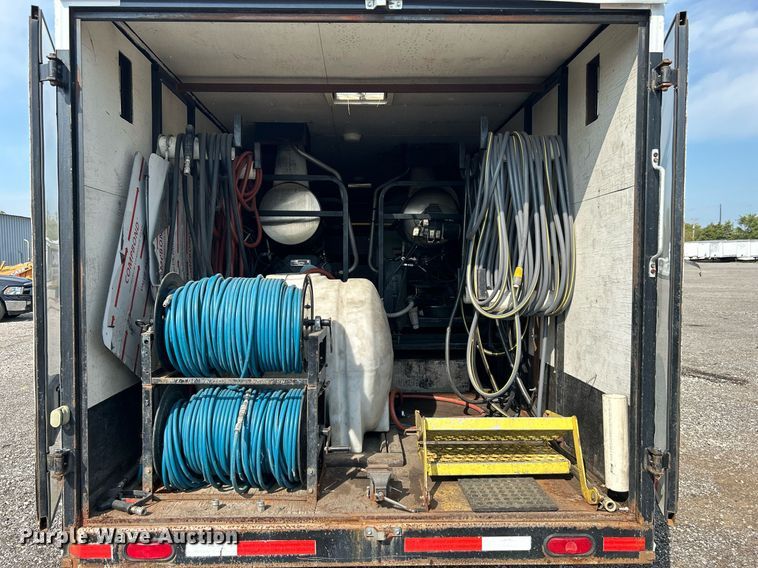 image for item LV9078 2015 C&W trailers 732VT7K2  enclosed cargo trailer