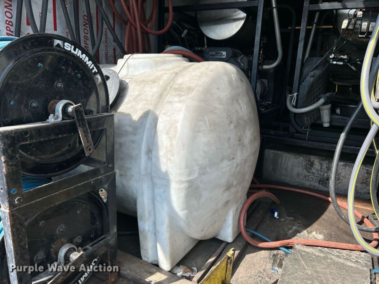 image for item LV9078 2015 C&W trailers 732VT7K2  enclosed cargo trailer