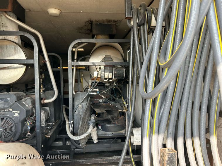 image for item LV9078 2015 C&W trailers 732VT7K2  enclosed cargo trailer