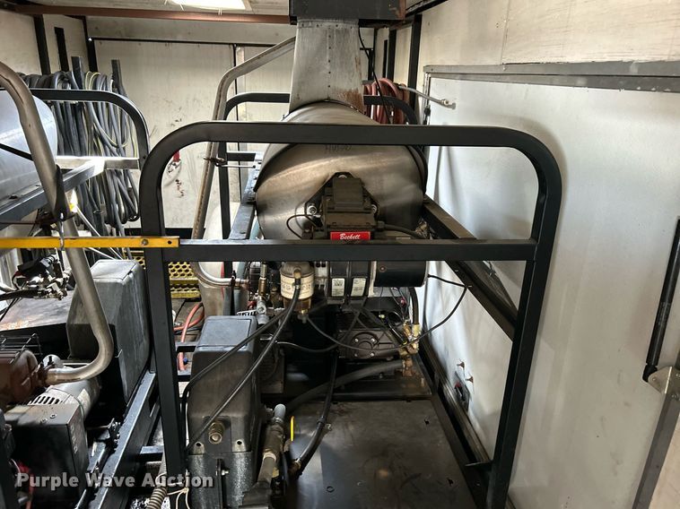 image for item LV9078 2015 C&W trailers 732VT7K2  enclosed cargo trailer