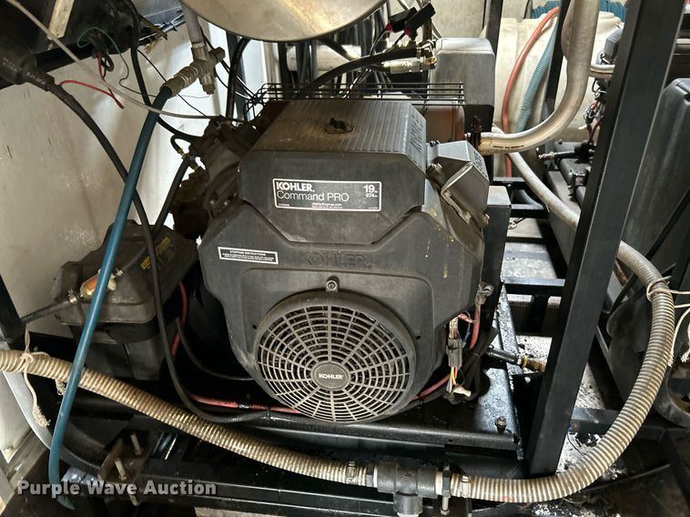 image for item LV9078 2015 C&W trailers 732VT7K2  enclosed cargo trailer