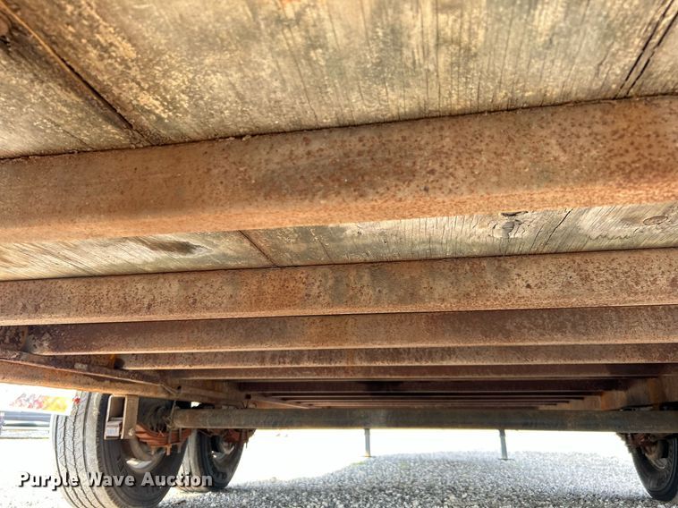 image for item LV9078 2015 C&W trailers 732VT7K2  enclosed cargo trailer