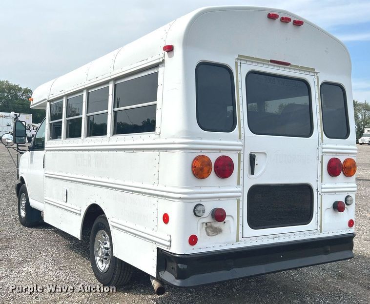 image for item LV9085 2007  Chevrolet Express 3500 Cargo  school bus