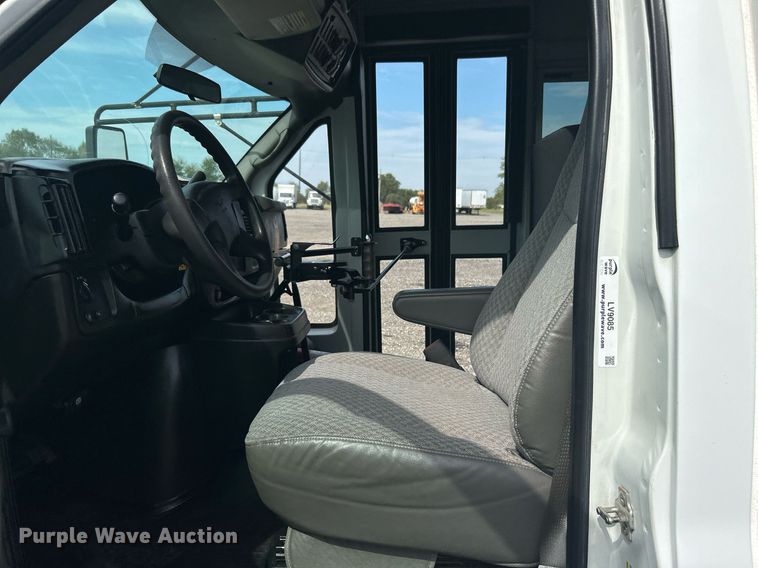 image for item LV9085 2007  Chevrolet Express 3500 Cargo  school bus