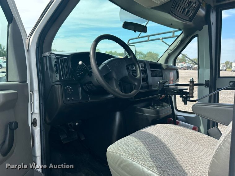 image for item LV9085 2007  Chevrolet Express 3500 Cargo  school bus