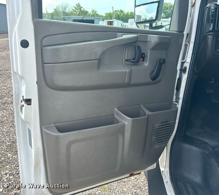 image for item LV9085 2007  Chevrolet Express 3500 Cargo  school bus