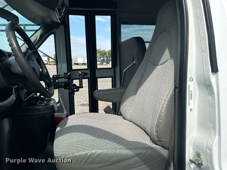 image for item LV9085 2007  Chevrolet Express 3500 Cargo  school bus