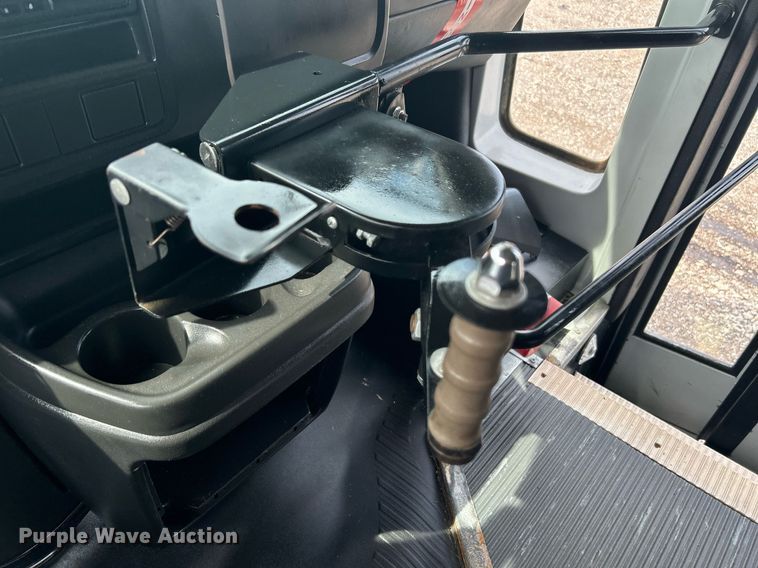 image for item LV9085 2007  Chevrolet Express 3500 Cargo  school bus