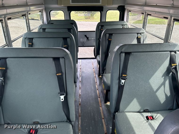 image for item LV9085 2007  Chevrolet Express 3500 Cargo  school bus