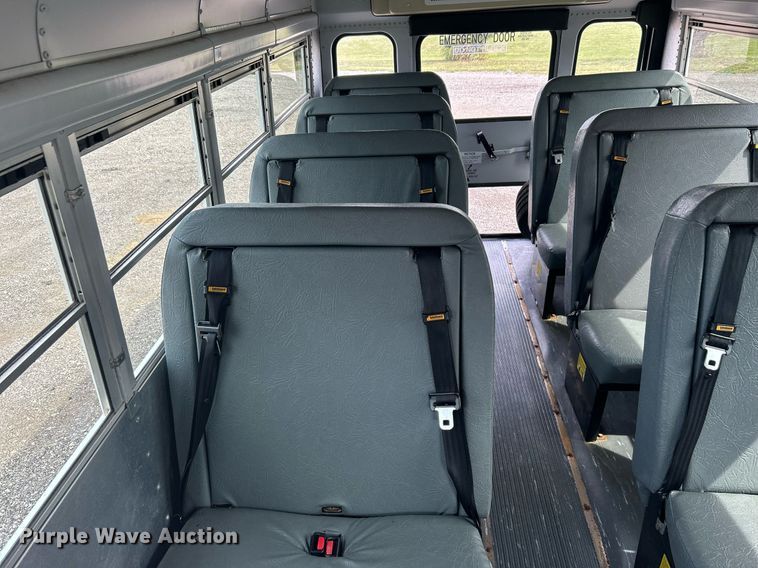 image for item LV9085 2007  Chevrolet Express 3500 Cargo  school bus