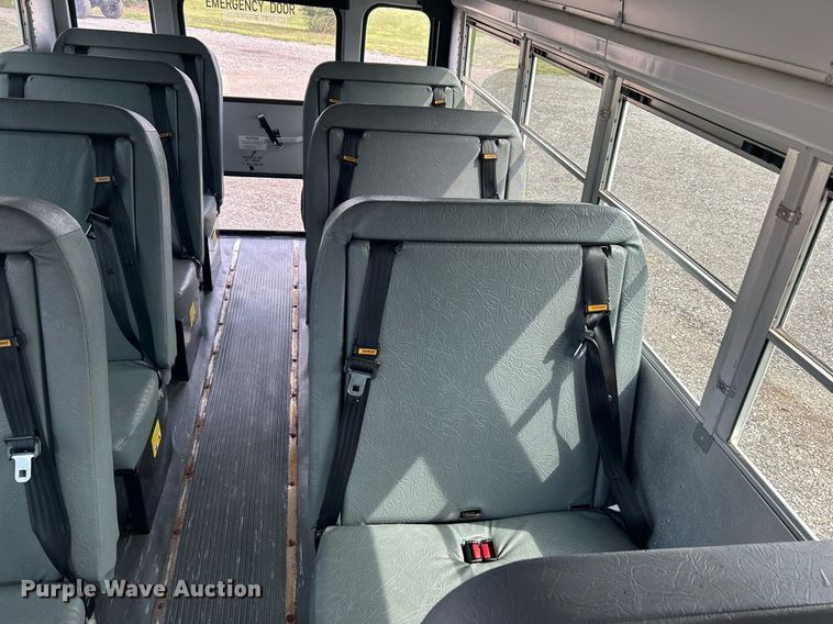 image for item LV9085 2007  Chevrolet Express 3500 Cargo  school bus