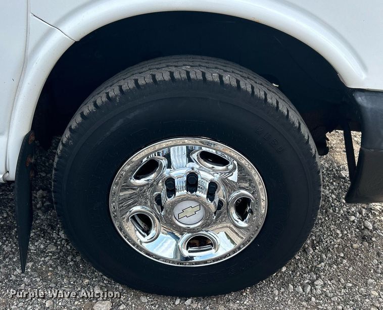 image for item LV9085 2007  Chevrolet Express 3500 Cargo  school bus