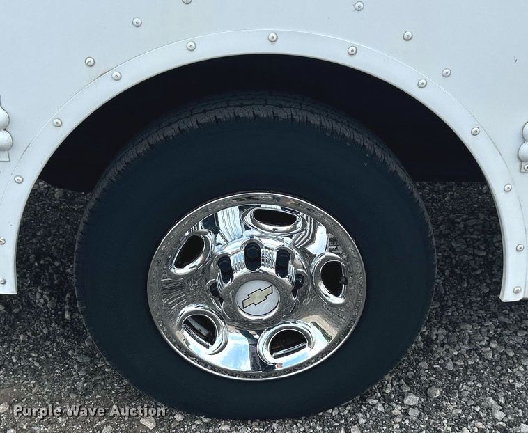 image for item LV9085 2007  Chevrolet Express 3500 Cargo  school bus