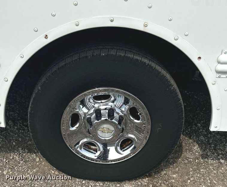 image for item LV9085 2007  Chevrolet Express 3500 Cargo  school bus