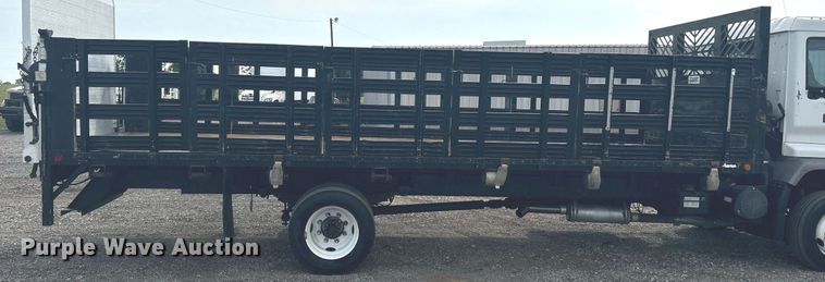 image for item LV9086 2006 GMC T6500  flatbed truck