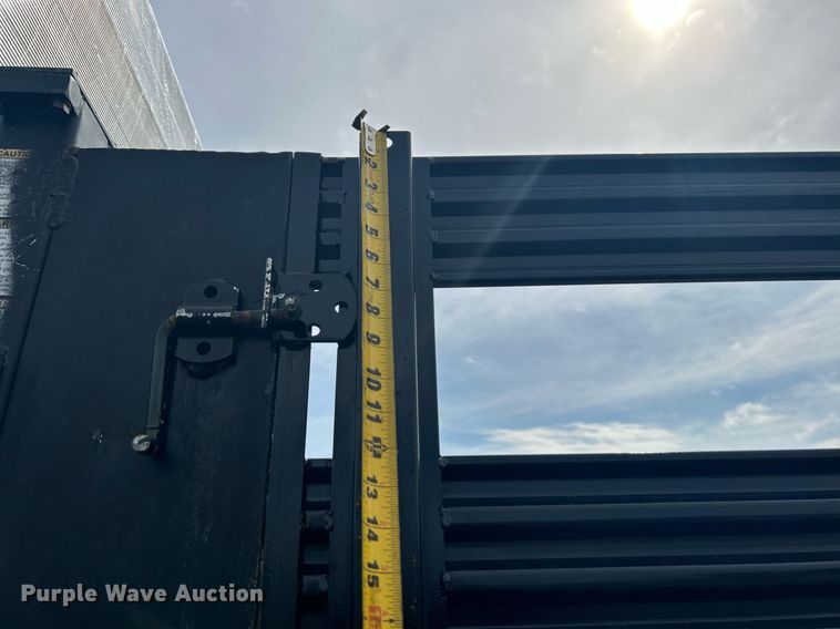 image for item LV9086 2006 GMC T6500  flatbed truck