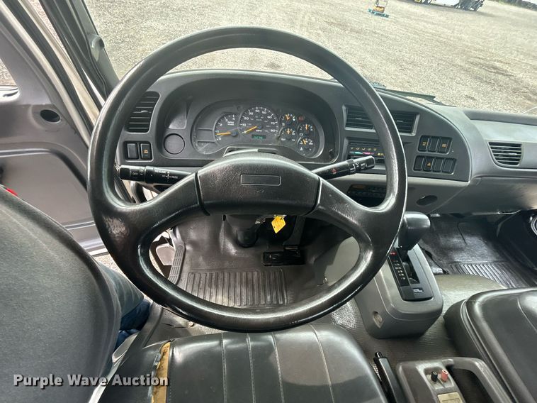 image for item LV9086 2006 GMC T6500  flatbed truck