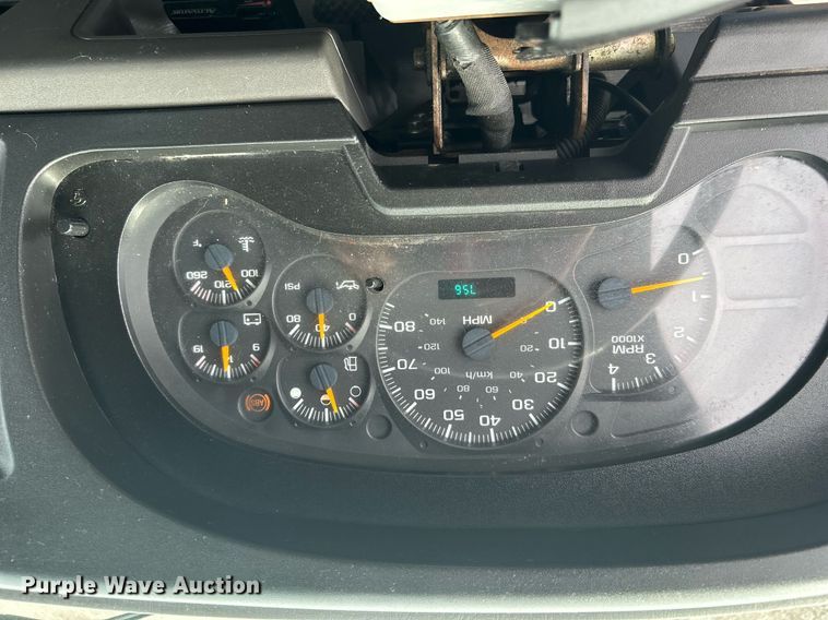 image for item LV9086 2006 GMC T6500  flatbed truck