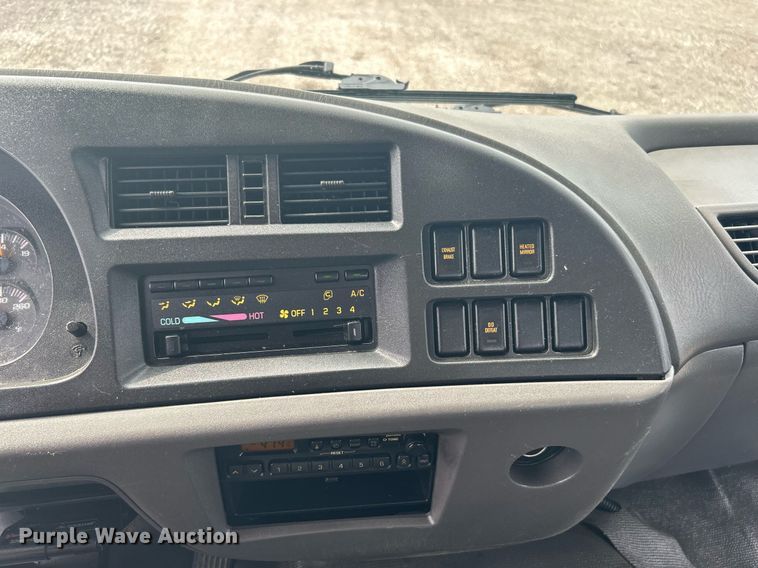 image for item LV9086 2006 GMC T6500  flatbed truck