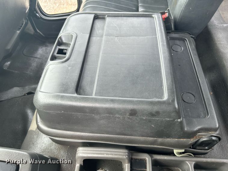 image for item LV9086 2006 GMC T6500  flatbed truck