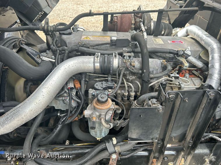 image for item LV9086 2006 GMC T6500  flatbed truck